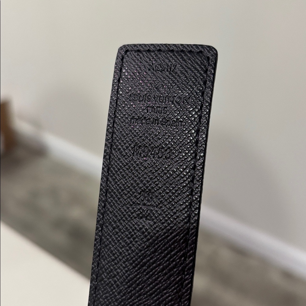 Louis Vuitton reversible belt LV Iconic 20mm Reversible Belt size 80 - Picture 7 of 10